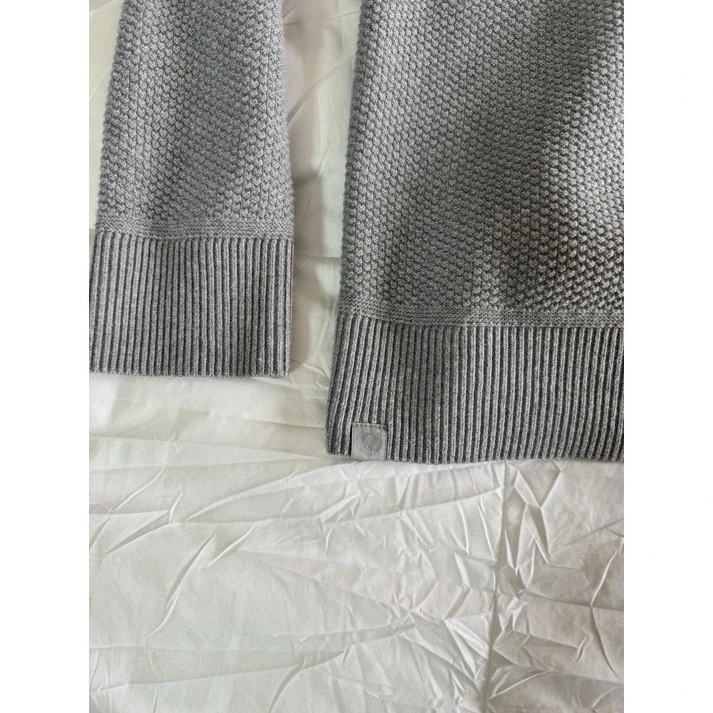 Lululemon Textured Knit Crewneck Sweater Size Small Gray Soft Stretch NWOT